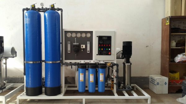 آب شیرین کن صنعتی و کشاورزی به ظرفیت 25 متر مکعب در شبانه روز